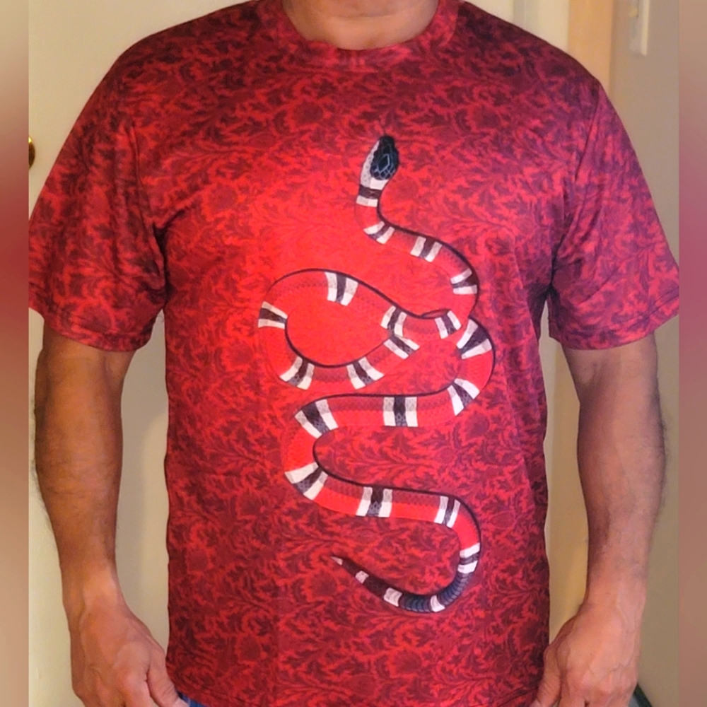 MEN SNAKE  T SHIRT